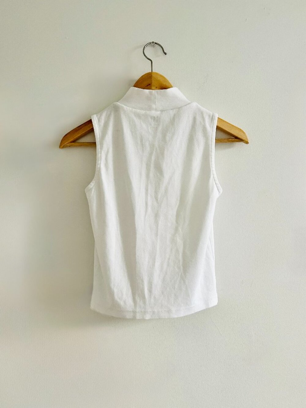 GAP Modern Mockneck Tank Top in Fresh White, Size XS